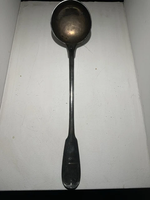 Lot de Louche en argent, poinçon Minerve, modèle à filet. Monogrammée. M.O au prix de 60 à 80