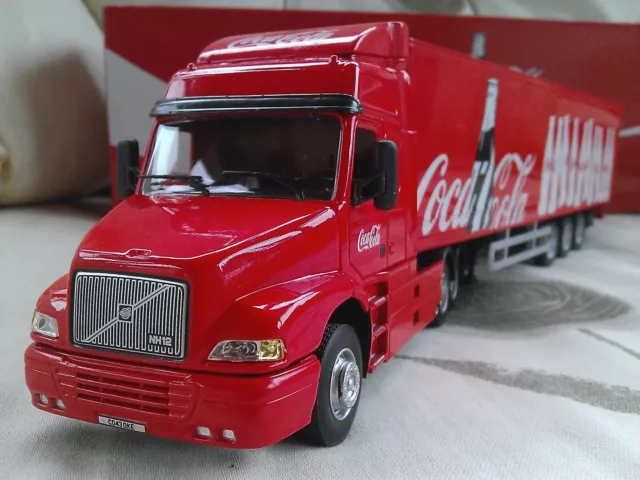 Volvo NH12 Coca-Cola Coke Cab & Trailer 1/50 Cararama Diecast Model Lorry Truck