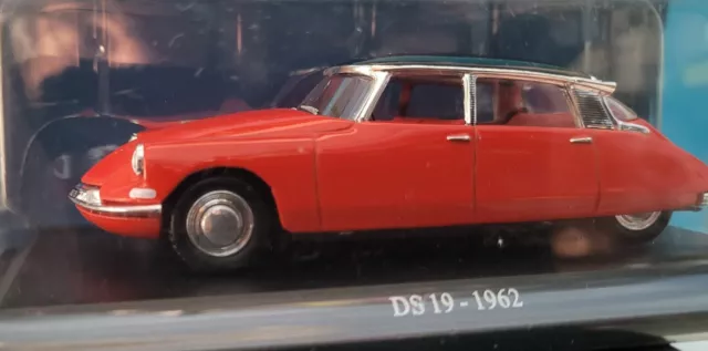 1/43 - CITROEN  DS  19  1962  rouge Emballage d'origine
