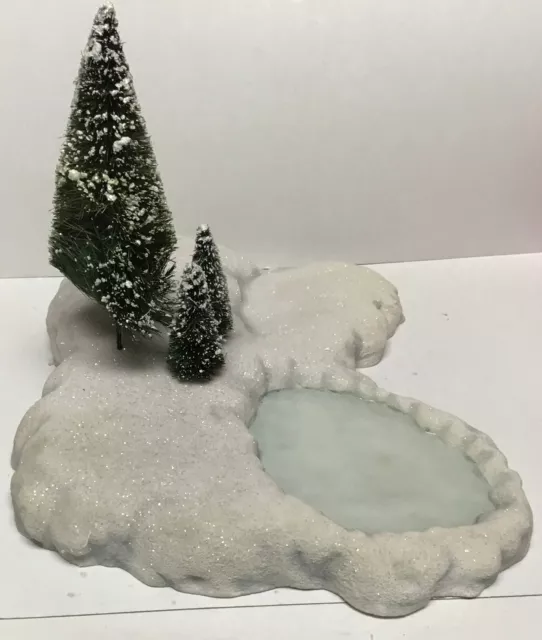 Enesco Rudolph & Island of Misfit Toys- Ice Pond Display Base and Trees 3