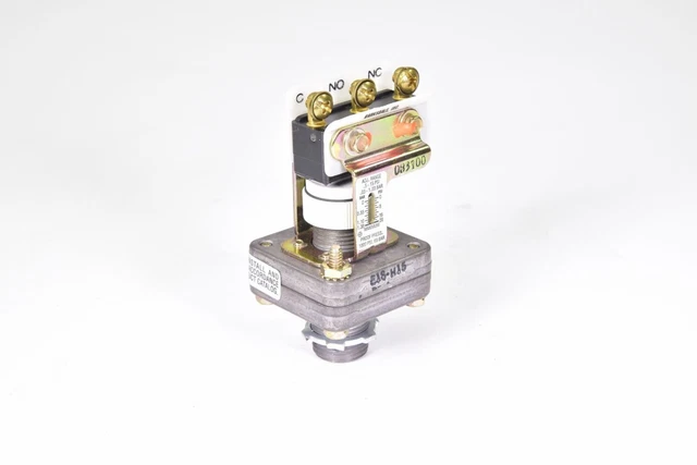 BARKSDALE E1S-H90-BR PRESSURE SWITCH 3-90 PSINEW IN BOX BARKSDALE E1S-H90-BR PRESSURE SWITCH 3-90 PSINEW IN BOX