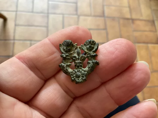 1500-1600 Mount With Two Putti And Fleur De Lys.Metal Detecting Finds