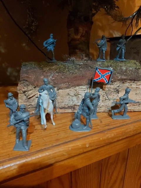 Lot De Soldats En Plastique - Échelle 1/32 (environ 60 Mm) - Occasion Pour Collection Ou Jeu