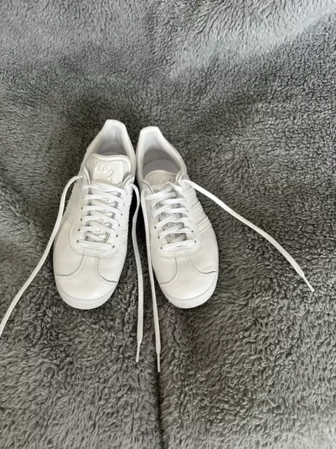 Adidas Ladies Gazelle White Size 6 Trainers Worn Once Excellent Condition