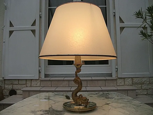 Belle Lampe Zoomorphe - Pied En Bronze Dore En Forme De Dauphin