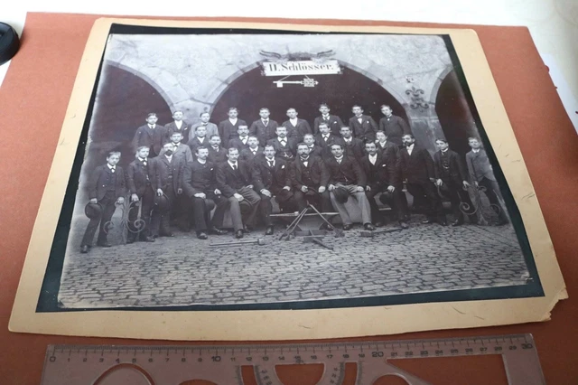 tolles altes großes Gruppenfoto Firma D. Schlösser - Schmiede ??  Ort ??