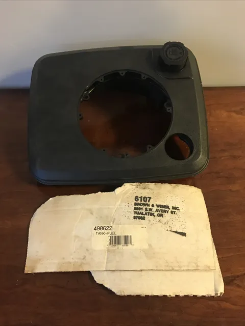 Briggs & Stratton OEM Fuel Tank Assembly Part # 490622 - NEW - Genuine  Part
