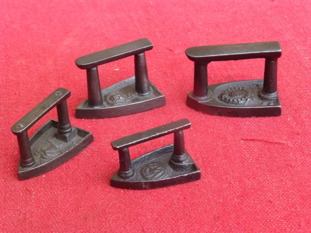 4 ANCIENS PETITS Fers A Repasser En Fonte (144) EUR 39,99 - PicClick FR