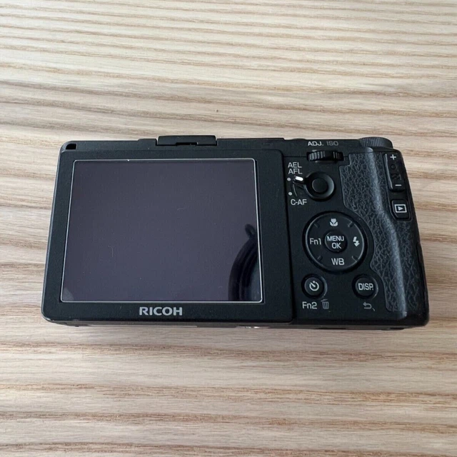 Ricoh GR II 16.2 MP APS-C Digital Camera + Batteries (Only 841 shots) 3