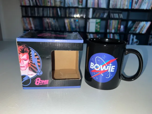 https://www.picclickimg.com/1REAAOSwkrNlkzP~/Philcos-Licensed-David-Bowie-Ziggy-Stardust-Coffee-Mug.webp