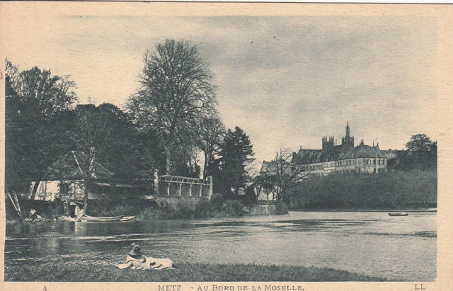 Carte postale ancienne MOSELLE METZ 4 LL au bord de la Moselle timbrée 1928