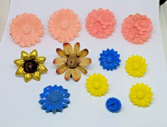 Vintage Lot 12 Metal Enamel Molded Plastic Flower Curtain Drapery Pins Pullbacks