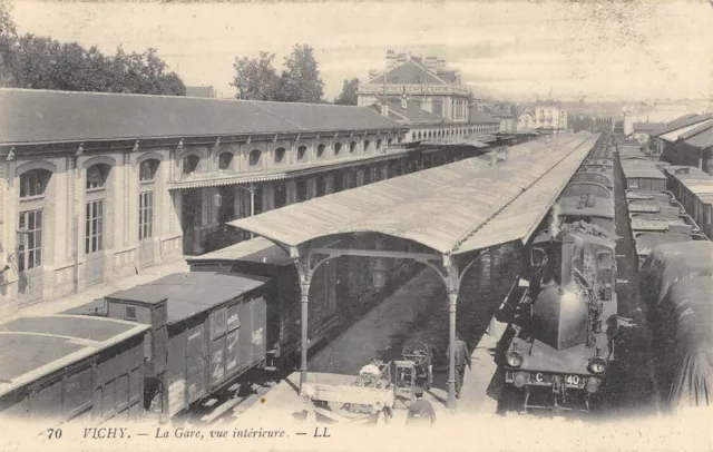 Cpa 03 Vichy La Gare Interior View (Train