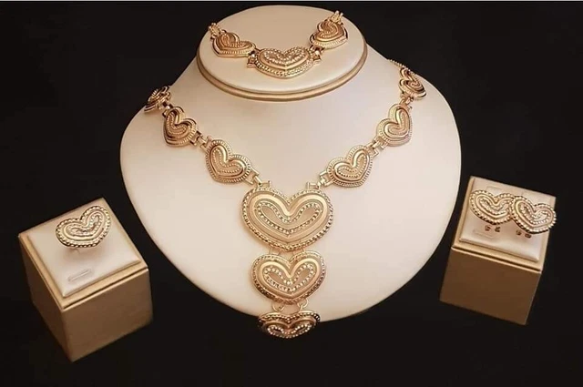 4Tlg. Schmuck Set, Collier-Ohrringe-Armband-Ring Vergoldet+Strass.