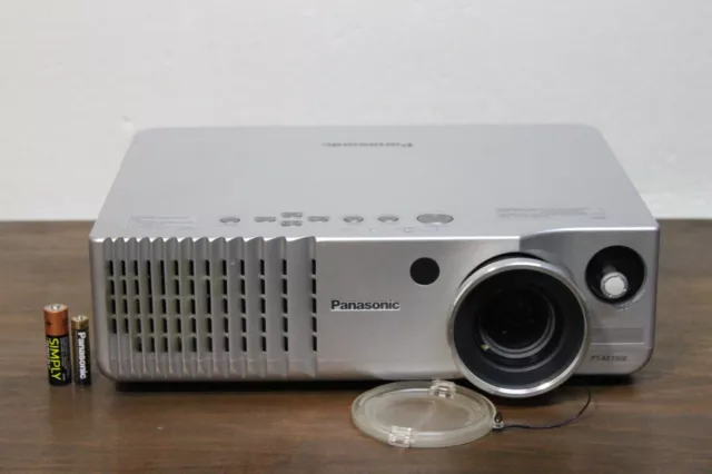 Video Proiettore Panasonic PT-AE700E HDMI 3 LCD Full HD VGA 16:9