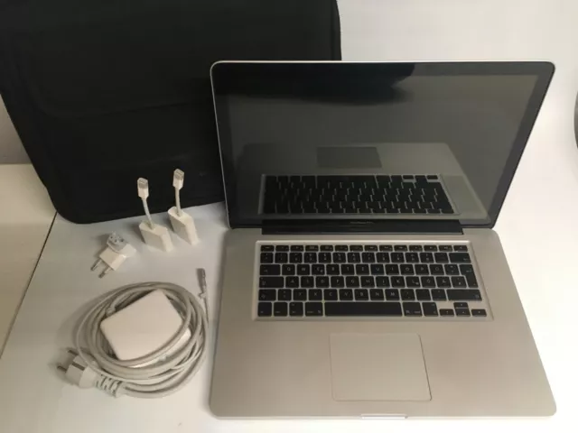 MacBook Pro (15″) 2008 ohne Festplatte, ohne Akku, mit Zubehör