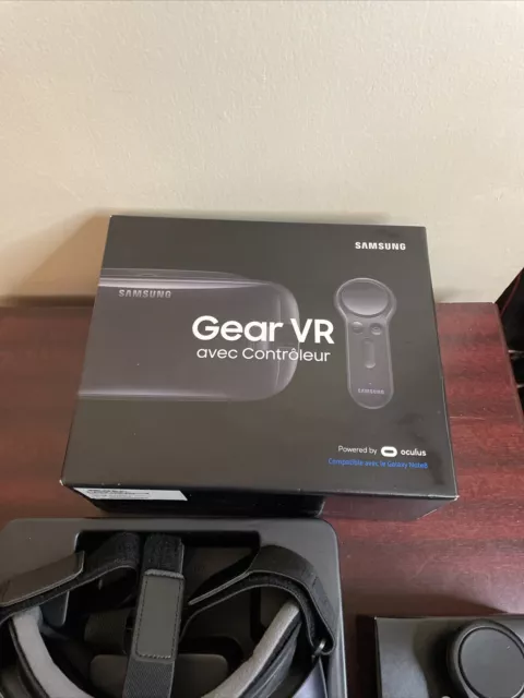 Samsung Gear VR with Controller | Powered by Oculus Samsung Note 8 Compatible