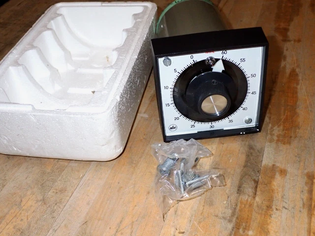 305E017A10Px Atc Timer 120Vac 10A 0-60Min  #855