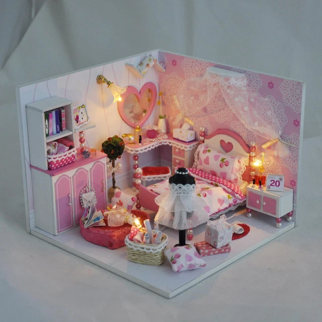 WOODEN MINIATURE DOLLHOUSE, Model Diorama Scene Dollhouse House Kit