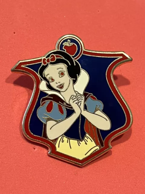 Snow White Disney Princess Crest Mystery 2012 Disney Pin 90909