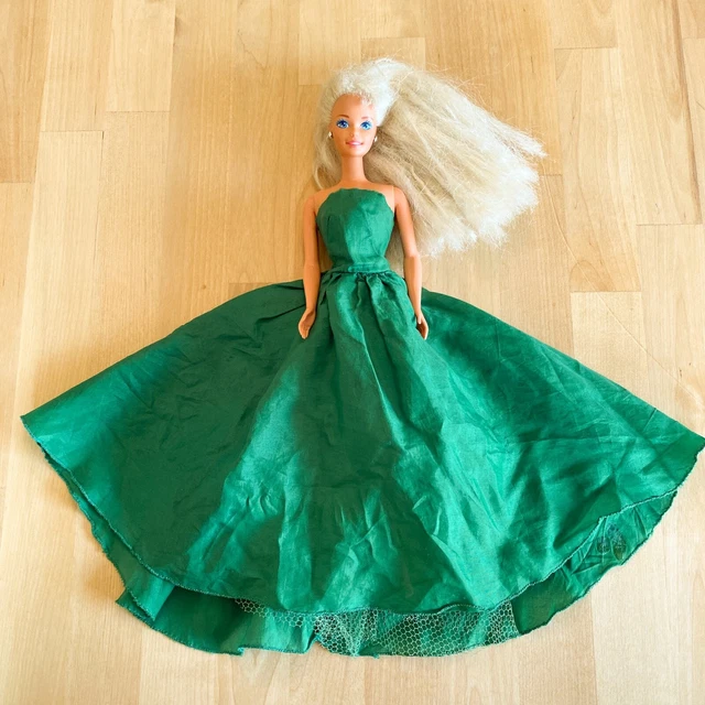 Vintage 1966 MATTEL BARBIE Doll Blonde Hair Blue Eyes Green Silky Dress READ!