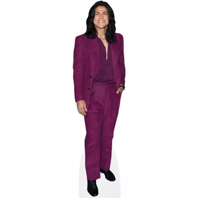 Cristo Fernandez (Plum Suit) Pappaufsteller lebensgross