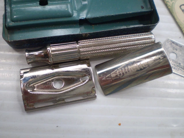 Vintage Gillette 1930'S Tech Safety Razor & Tin - Made In Canada 3