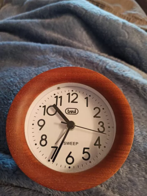 Trevi SL 3841 Wecker aus Holz Uhrzeit Uhr Zeit Dunkel