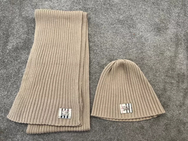 Set cappello e sciarpa