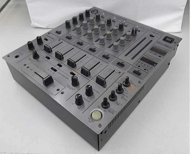 Pioneer DJM-600 Professional DJ Mixer 4-channel Silver Used