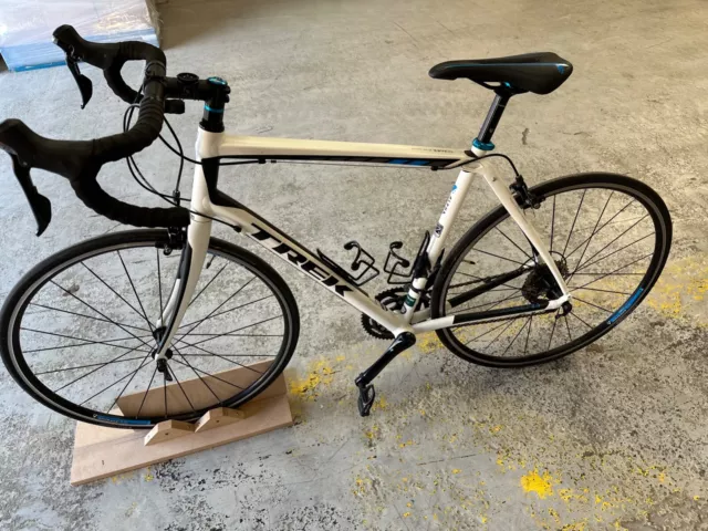 Trek domane cheap alpha 200