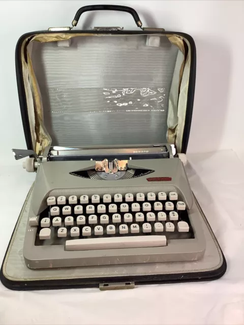 Vintage 1970s Royal Mercury Manual Typewriter Portable w/ Cover Holland