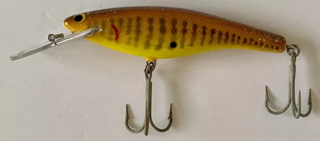 VINTAGE BAGLEY DB06 Old Fishing Lure In GREAT COLOR!! $12.50