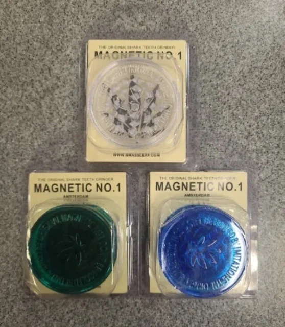 GRASSLEAF Magnetic No.1 Plastic 3 Part Herb Tobacco Grinder Storage Shark Teeth