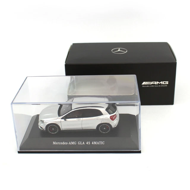 Modèle Réduit 1:43 SPARK Mercedes-Benz GLA-Class GLA45 AMG 2016 Bleu Clair Métallisé - Boîte S4912