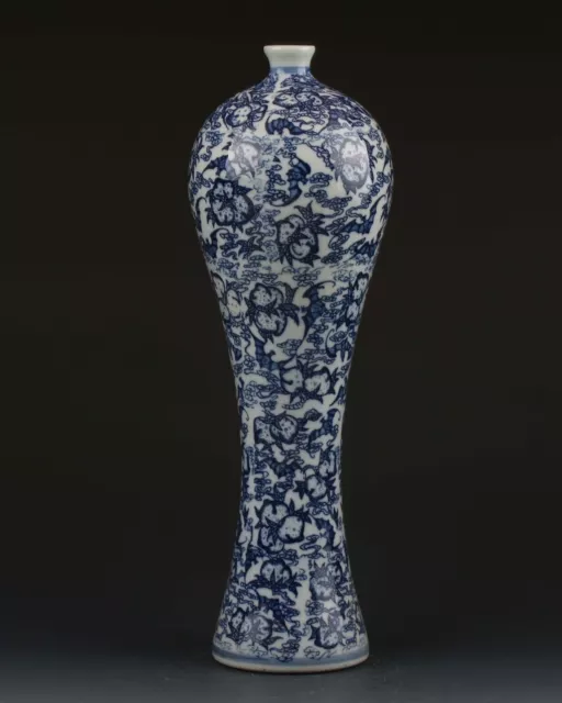 Chinese White & Blue Porcelain Hand Painted Flower Vase W Qianlong Mark S