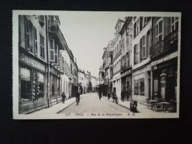 CPA 54 TOUL - Rue de la République