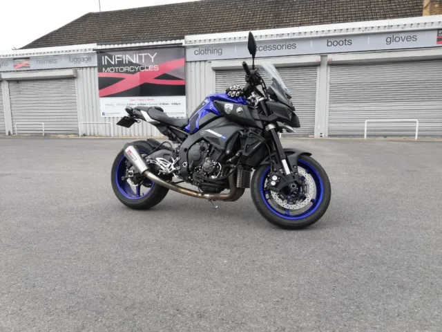 Yamaha MT10 blue 1000cc  motorbike
