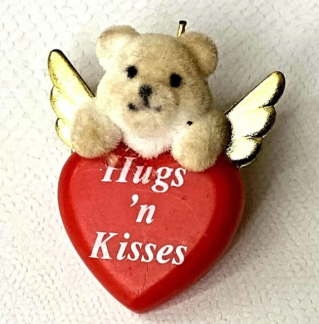 Broche Vintage Nounours Avec Coeur En émail Ajouré, Couleur Blanc Argenté - état Impeccable