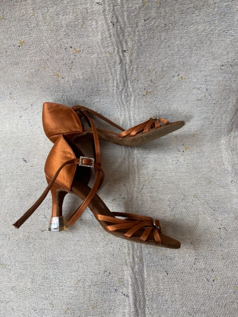 Chaussures de danse de salon BALTIC DANCE - pour danses latines femmes taille 37