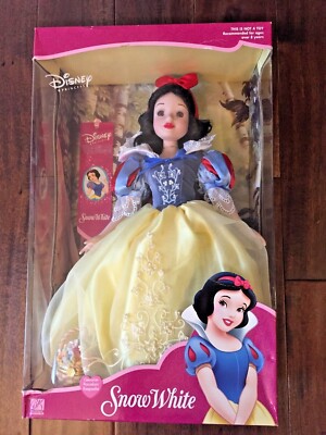 Disney Princess Snow White Brass Key Porcelain Keepsake Doll 2001 Vintage New