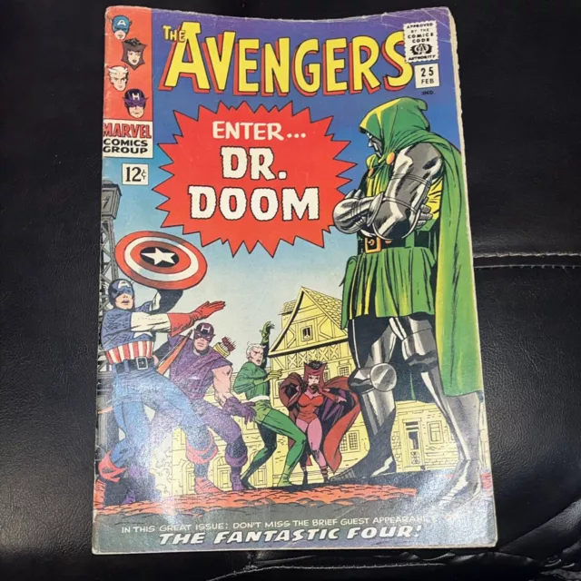 Avengers 25 1966 Dr. Doom Marvel Comics Fantastic Four Lee Kirby Silver Age