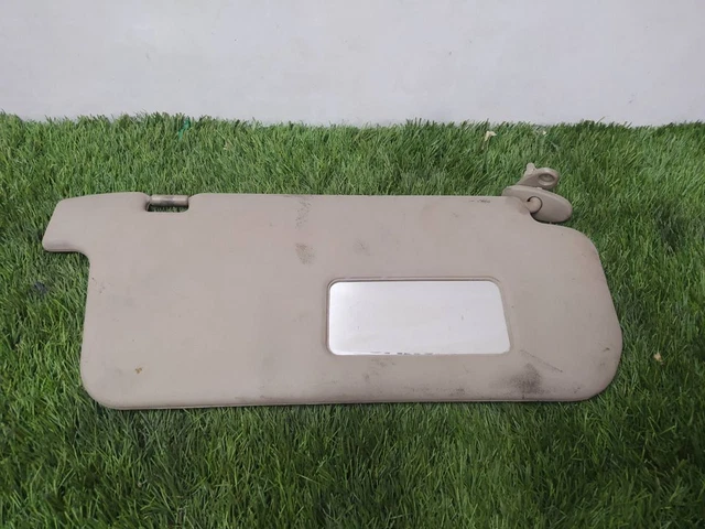 pare-soleil droit pour NISSAN TERRANO II 2.7 TDI 4WD 1996 146479