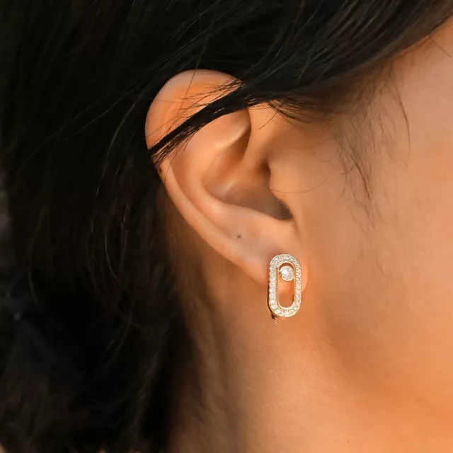 Pendientes geométricos de aros pequeños para mujeres, metal brillante en forma de clip para niñas 2