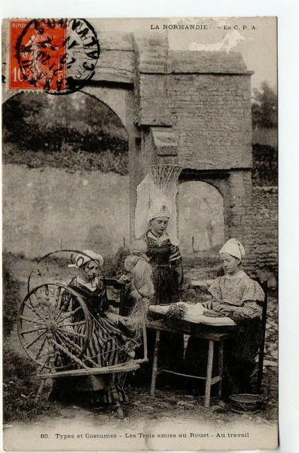 La NORMANDIE la C.P.A. - Calvados - CPA 14 - Types et costumes - Femmes au Rouet