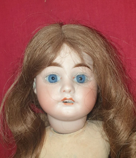 poupée ancienne Avec Tete En Porcelaine Parfait État - Système Bruiteur