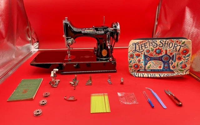 Machine à Coudre SINGER 221 Complète, Excellent état (proche Neuf), électrique