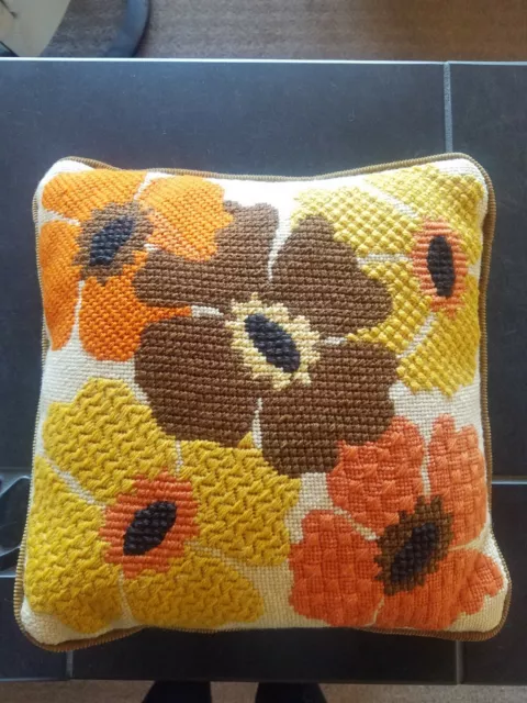 Handmade NEEDLEPOINT  Finished Pillow Retro-Mod Flower Design 12"sq finished