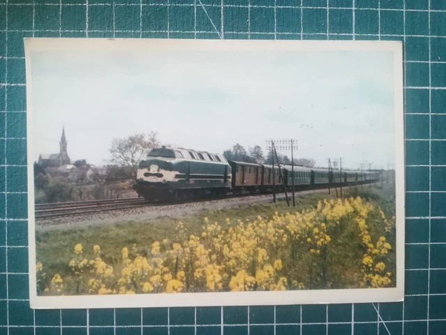 xg106 CPA circa 1960 train - le Bordeaux Nantes près de Gorges