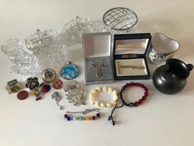 House clearance - job lot (jewellery, cut glass, pins, trinkets) - some vintage